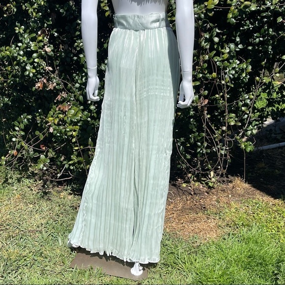 NWT Lovers + Friends Seafoam Belted Palazzo Puddle Leg Trousers Seafoam … - Picture 9 of 14